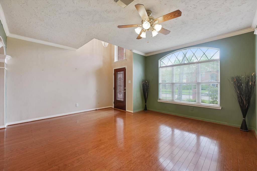 Enter into the formal dining or sitting area.