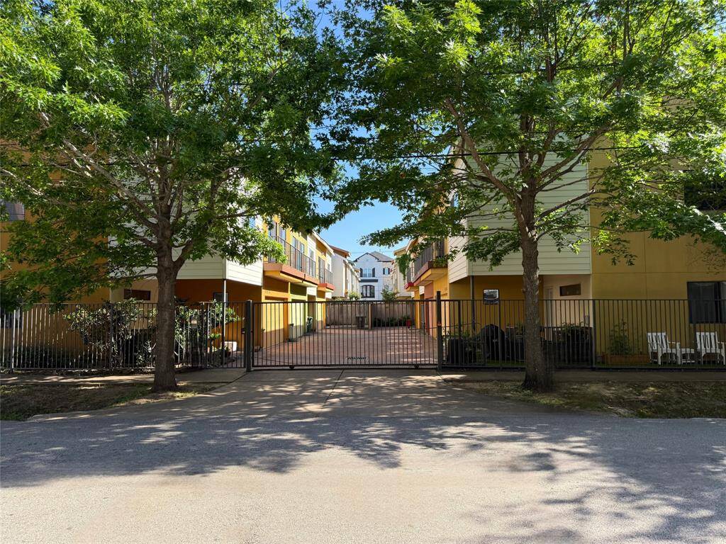Eigel Street entrance gate