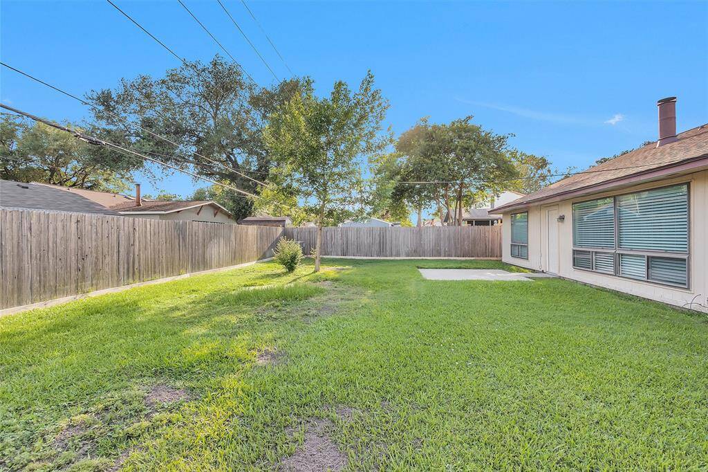 Good sized yard allows for endless possibilities.