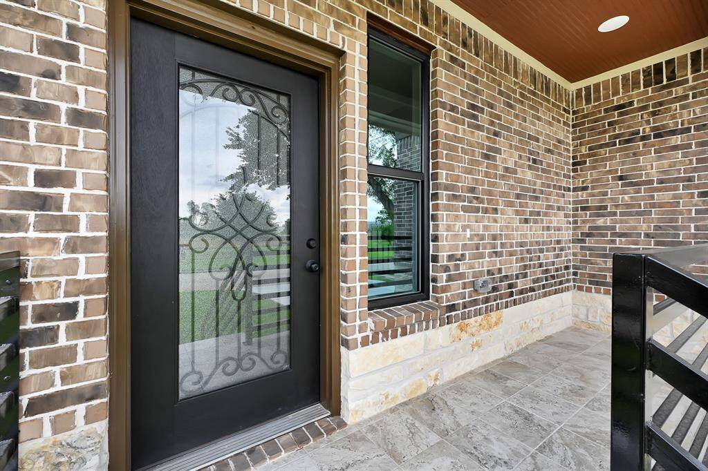 Beautiful combination of stone and brick