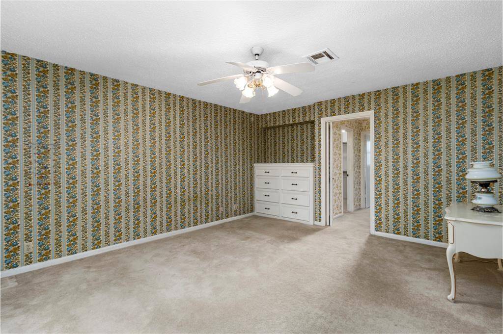 Owner's Suite! Plenty of Room for King Bed & Sitting Area! Built-in Dresser! Connects to Spa-like Ensuite Bath!