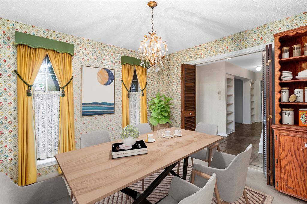 VIRTUALLY STAGED PHOTO! Formal Dining Room w/Chrystal Chandelier! Connects to Entry Hall & Kitchen!