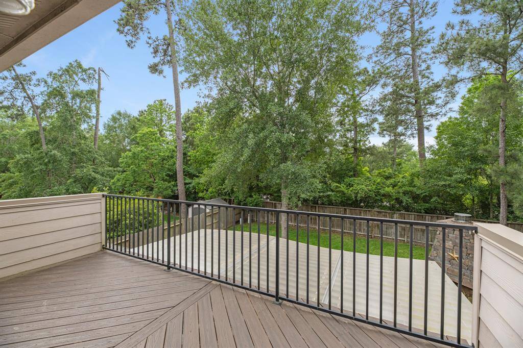 Balcony towards backyard