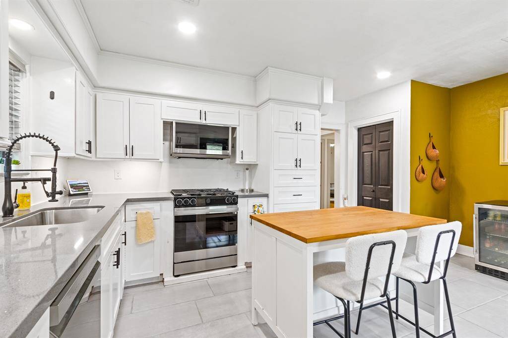 The kitchen has tons of counter space