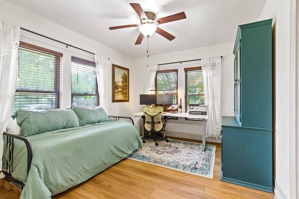 Front guest bedroom