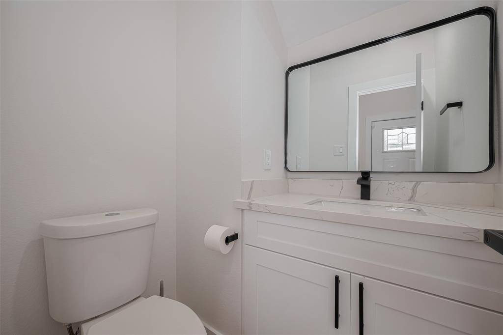 Powder Bathroom - 1st Floor