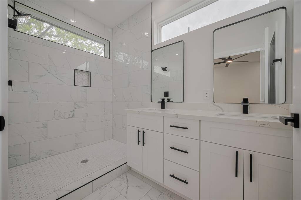Primary Bedroom - Glass Shower Door to be included