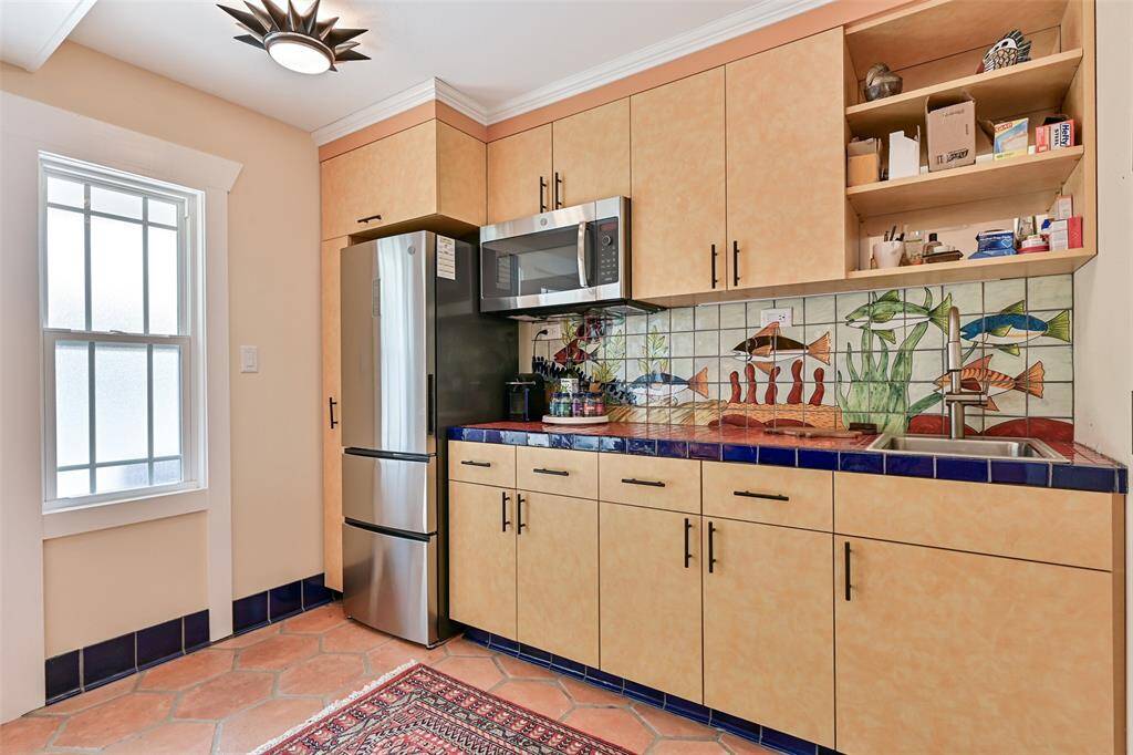 Kitchenette Area in the Pool Cabana with Wonderful Coastal Tiles!