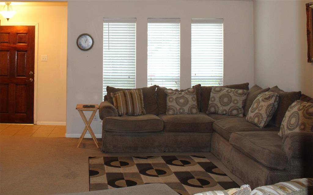 Entry way leading into the living room.