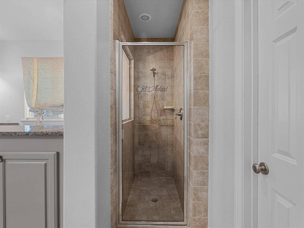 Bathroom down that can be closed off to be an ensuite to the secondary bedroom downstairs