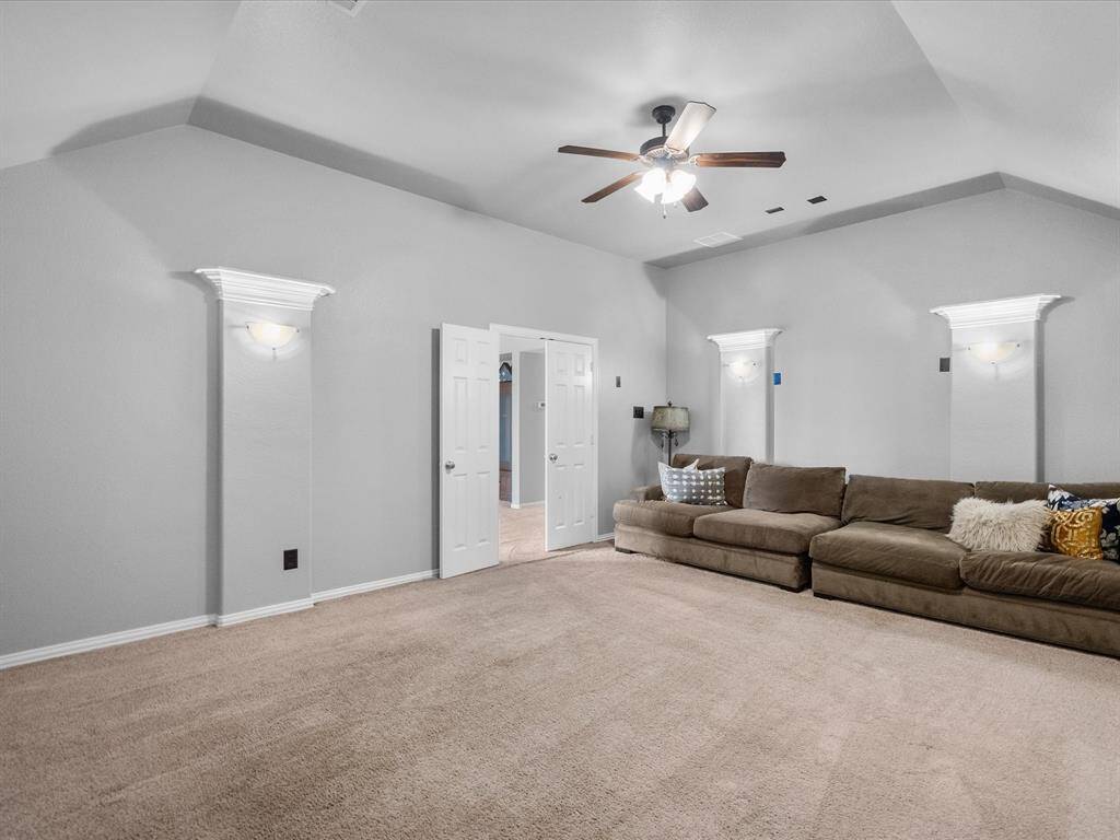 Secondary bedroom 5