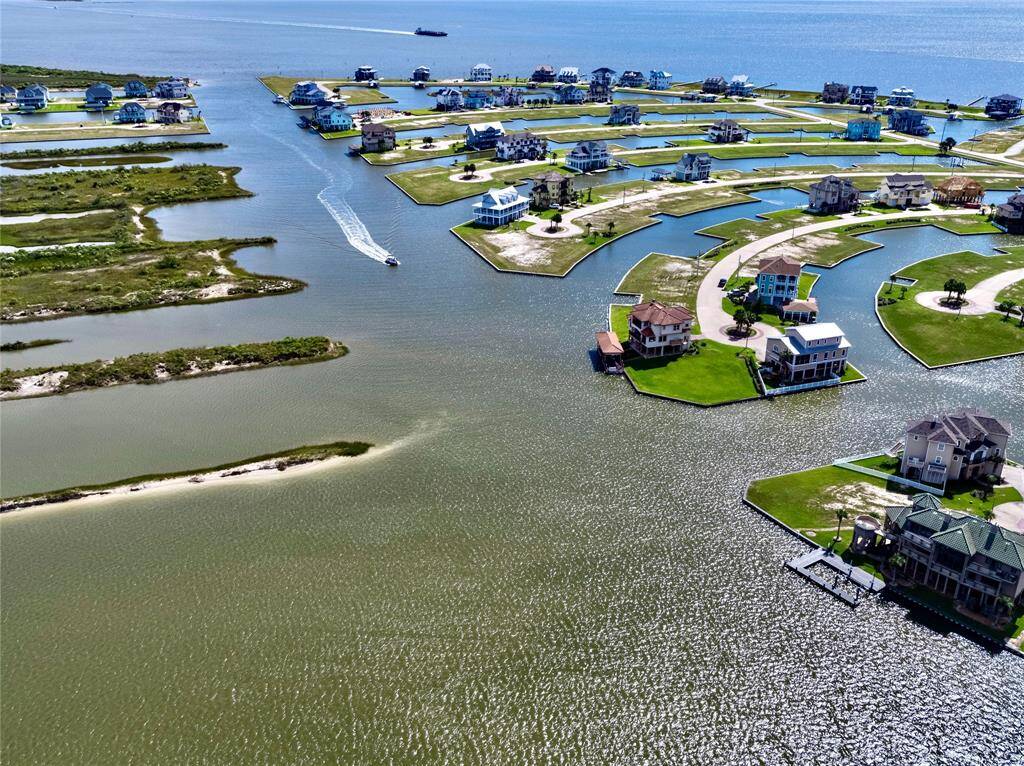 Direct access to the Intracoastal Waterway