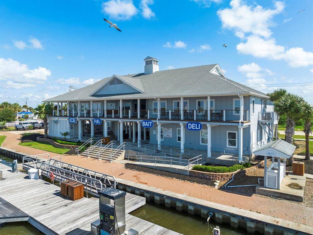 Ship Store with deli, fuel, fresh bait, boat ramp & fish prep station
