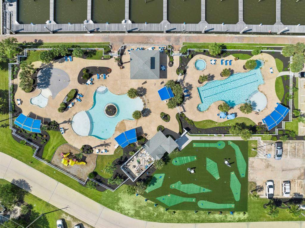Swim Center, Flamingo Bar &  Putting Green