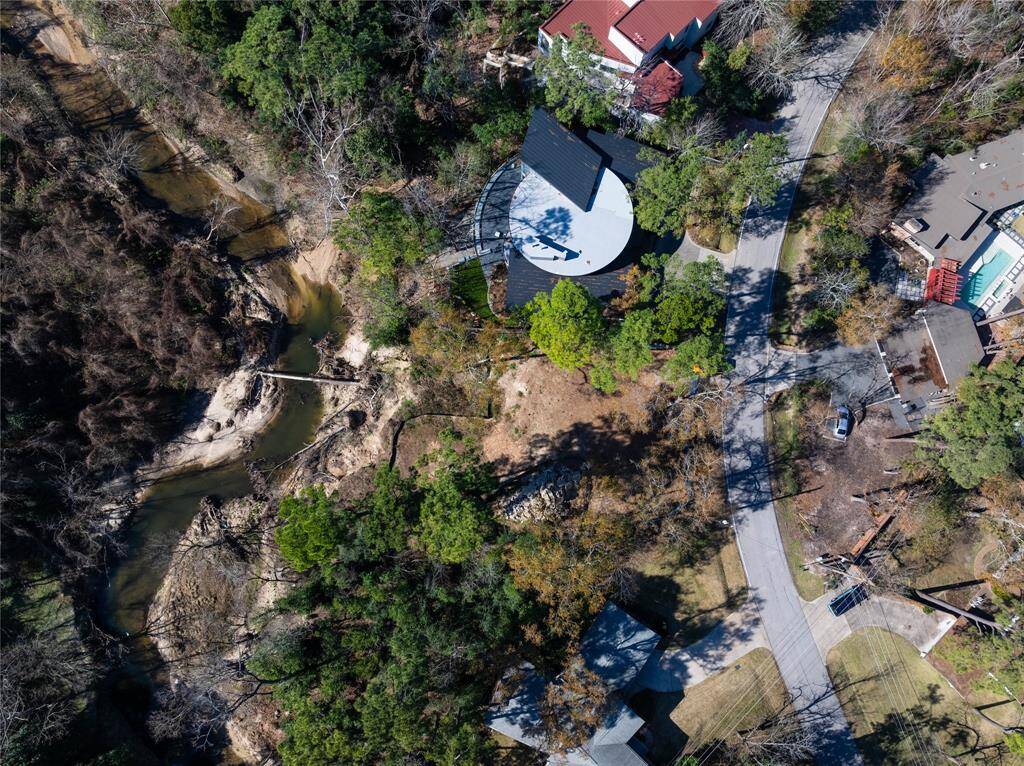 The bayou wraps around this expansive lot!