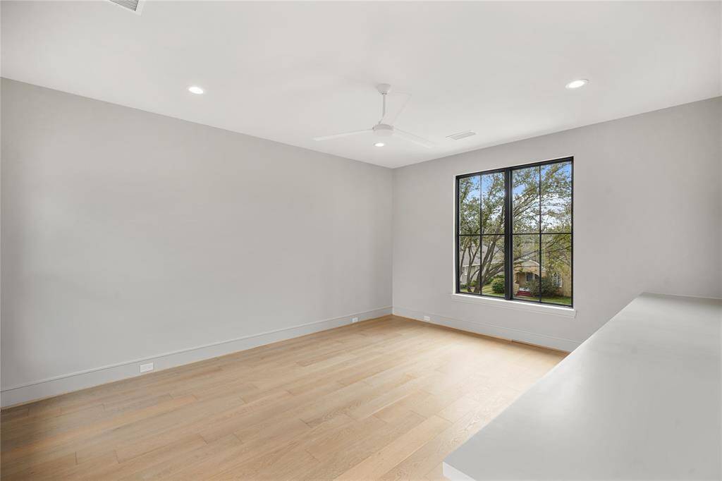 The master suite enjoys a north-south layout!