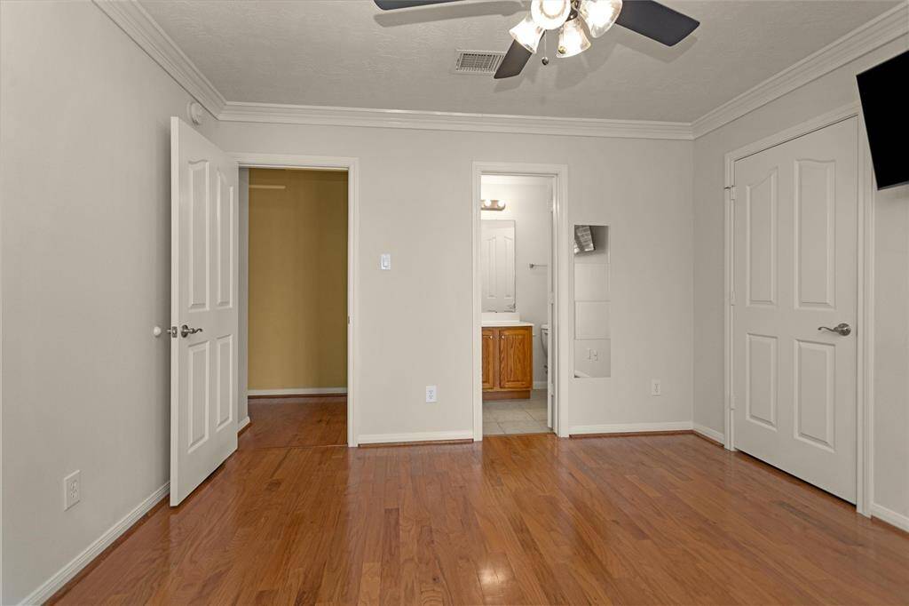 Bedroom #2 features a Full Ensuite Bathroom!