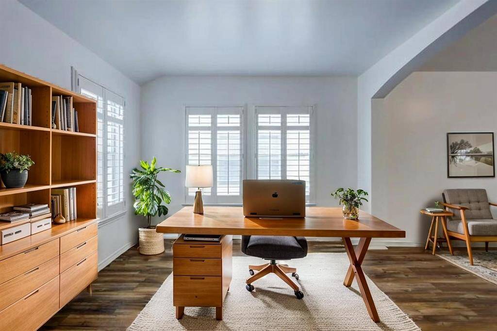 Extra room off primary bedroom