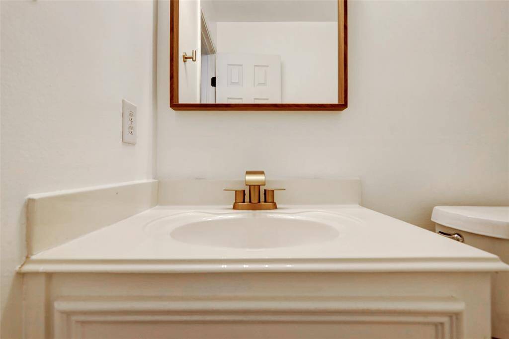 FIRST FLOOR FULL BATH