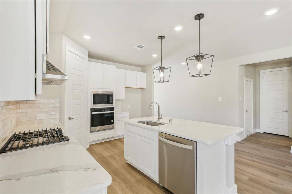 Photo is not of the actual home but is an inspirational photo of builder’s model home and may depict options, furnishings, and/or decorator features that are not included.