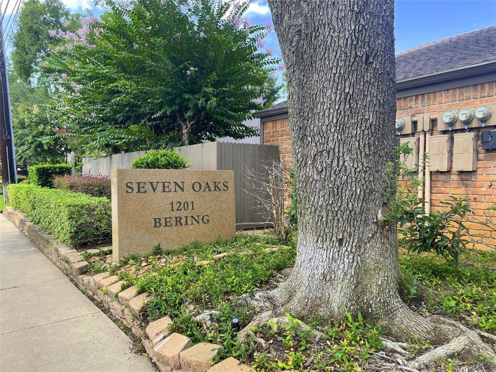 The Seven Oaks community is located right in the heart of the popular Galleria area.