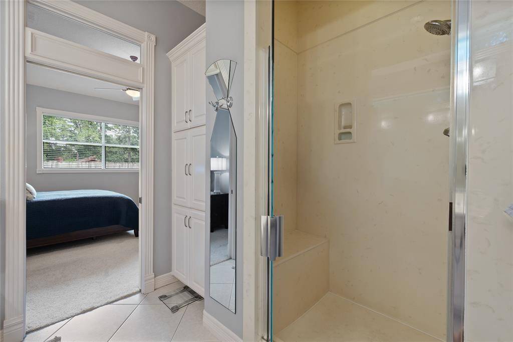 Stand up Shower with Bench
