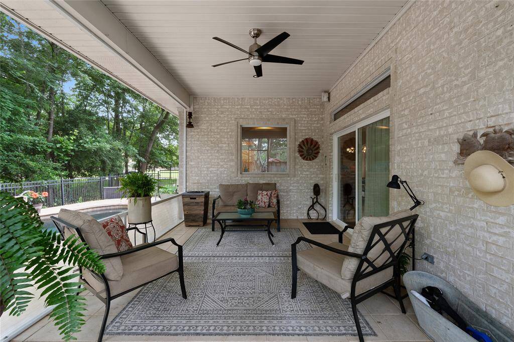 Screened In Porch, Sitting Area