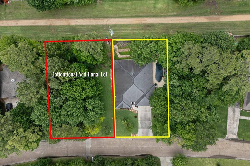 Optional Lot is negotiable with the sale of the subject property. Ask Agent for details. Notice the greenbelt!