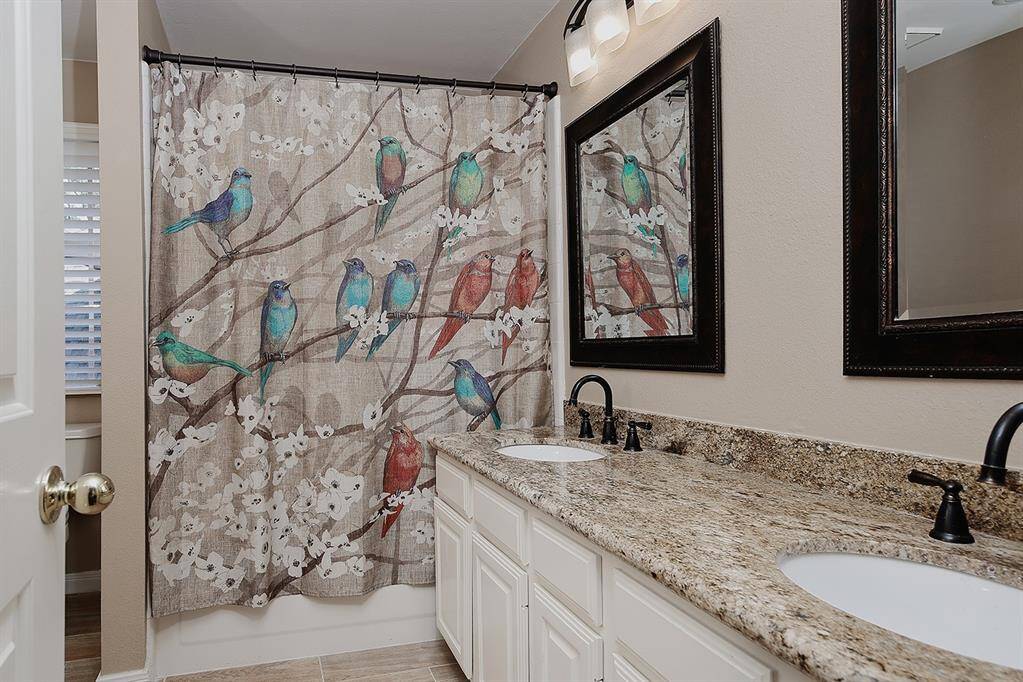 Beautifully Updated Guest Bath
