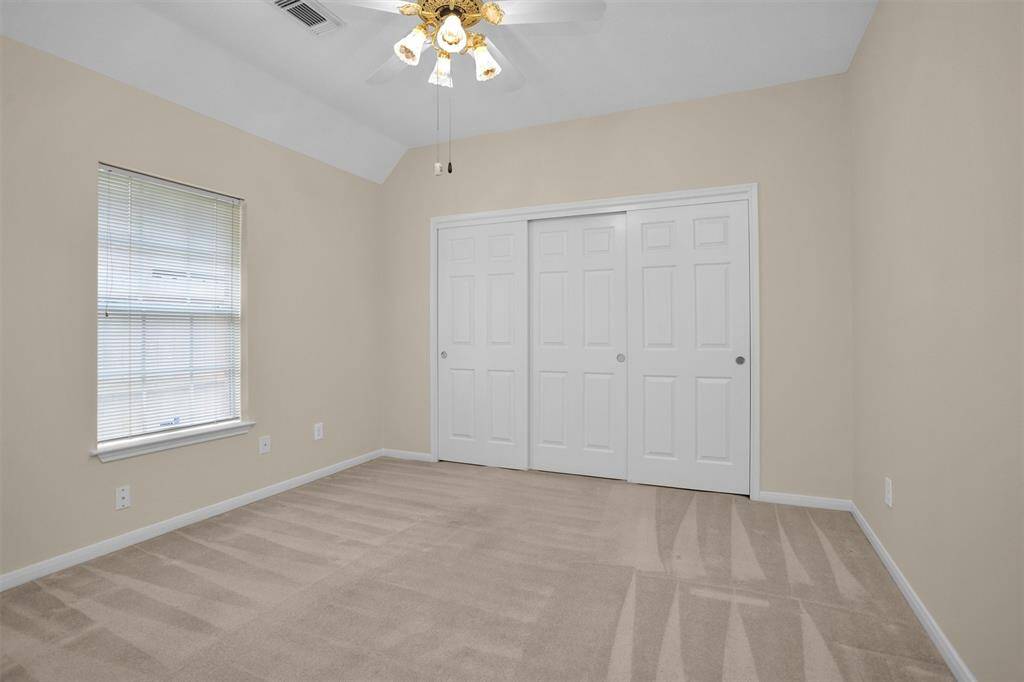3rd bedroom. All bedrooms have ceiling fans