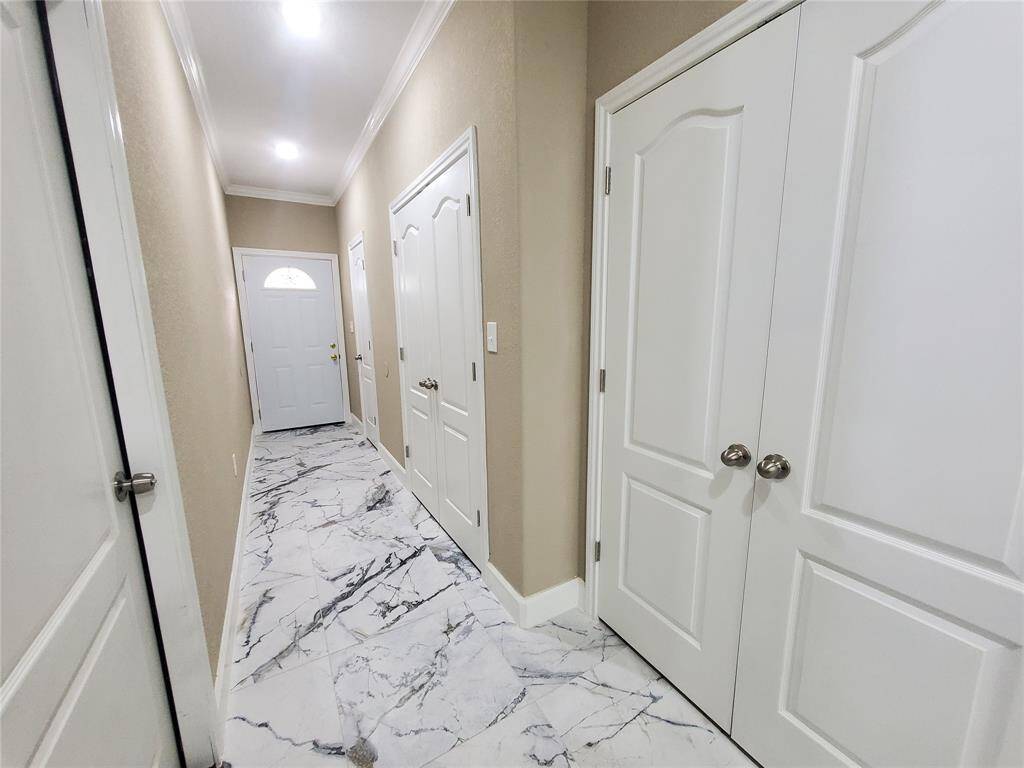Unit B Entryway