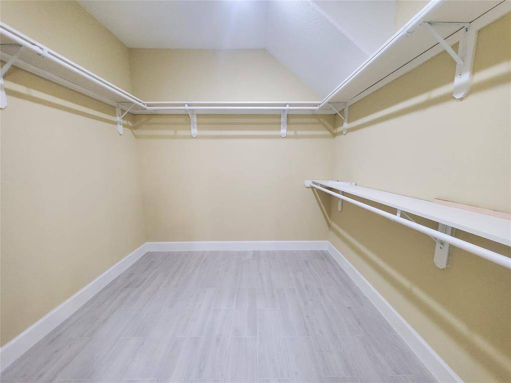 Unit B Primary Walk in Closet