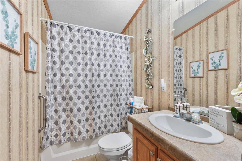 Second bathroom.