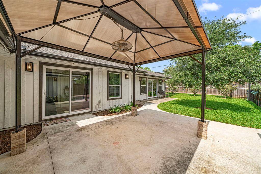 Covered Patio.