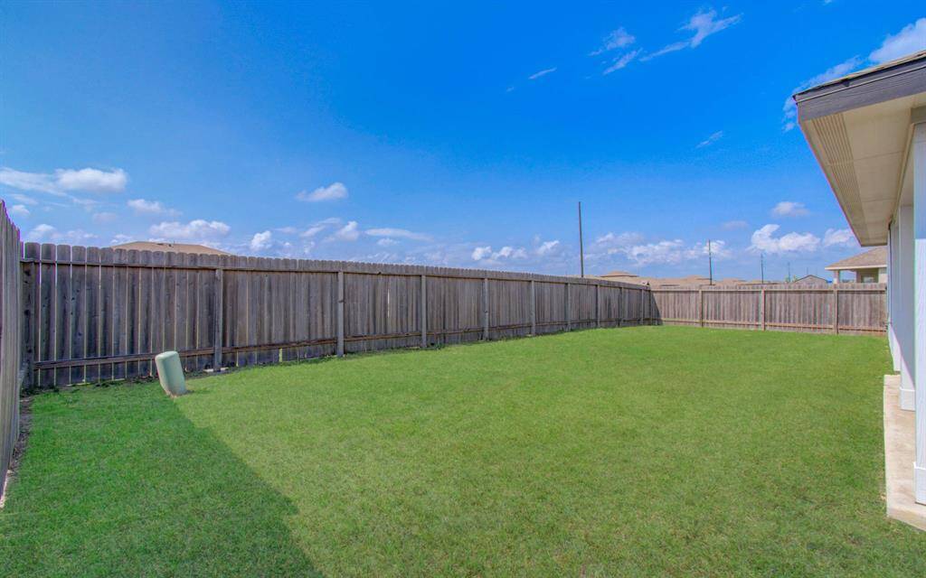 Backyard with no rear neighbors