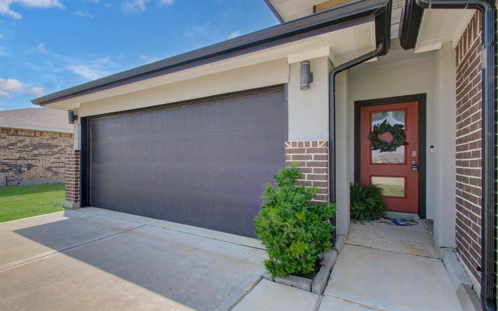2-car garage!