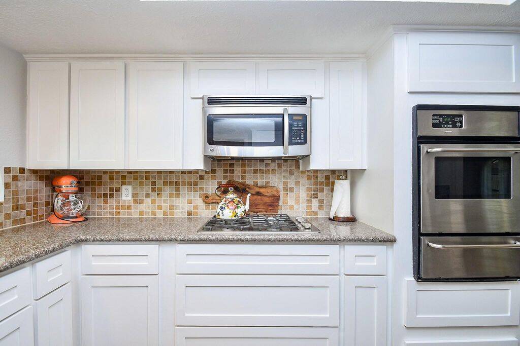 This Kitchen is truly a culinary dream!