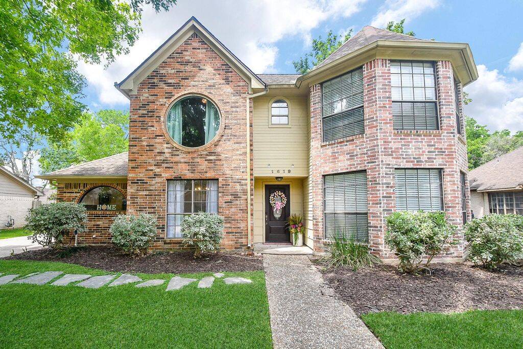 Welcome home to 1619 Rock Fence!