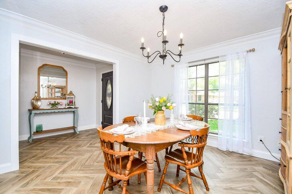 Large Dining Room with easy access to the Kitchen!