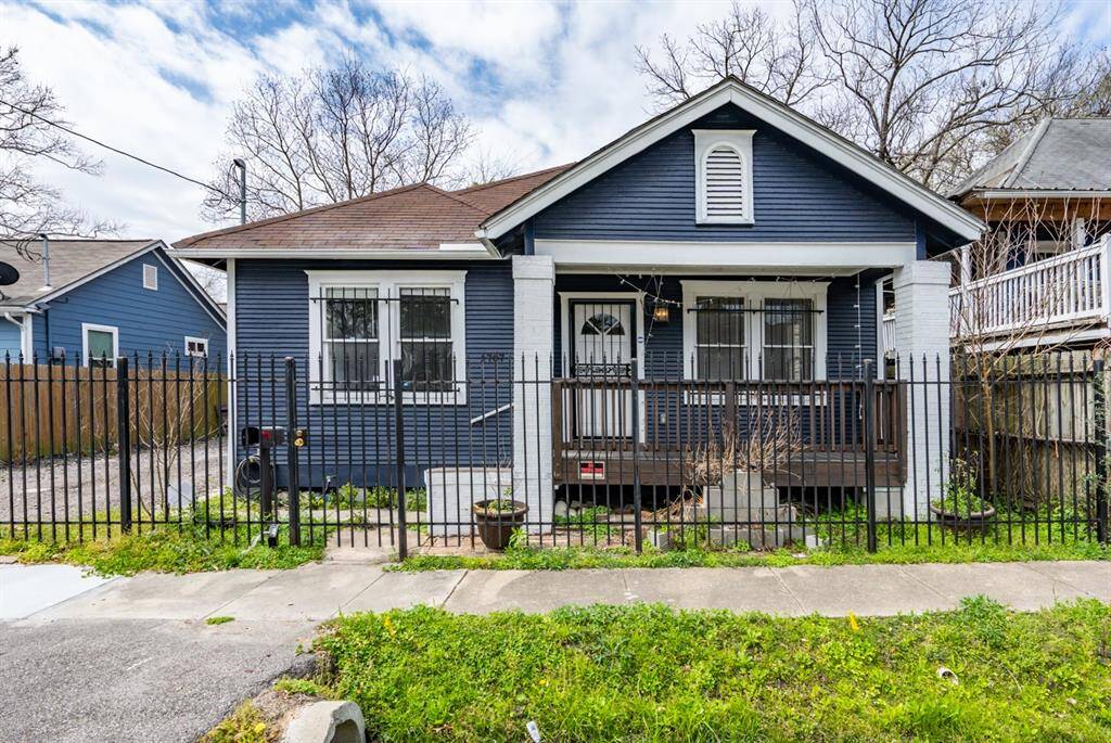 Fully fenced single family  home.