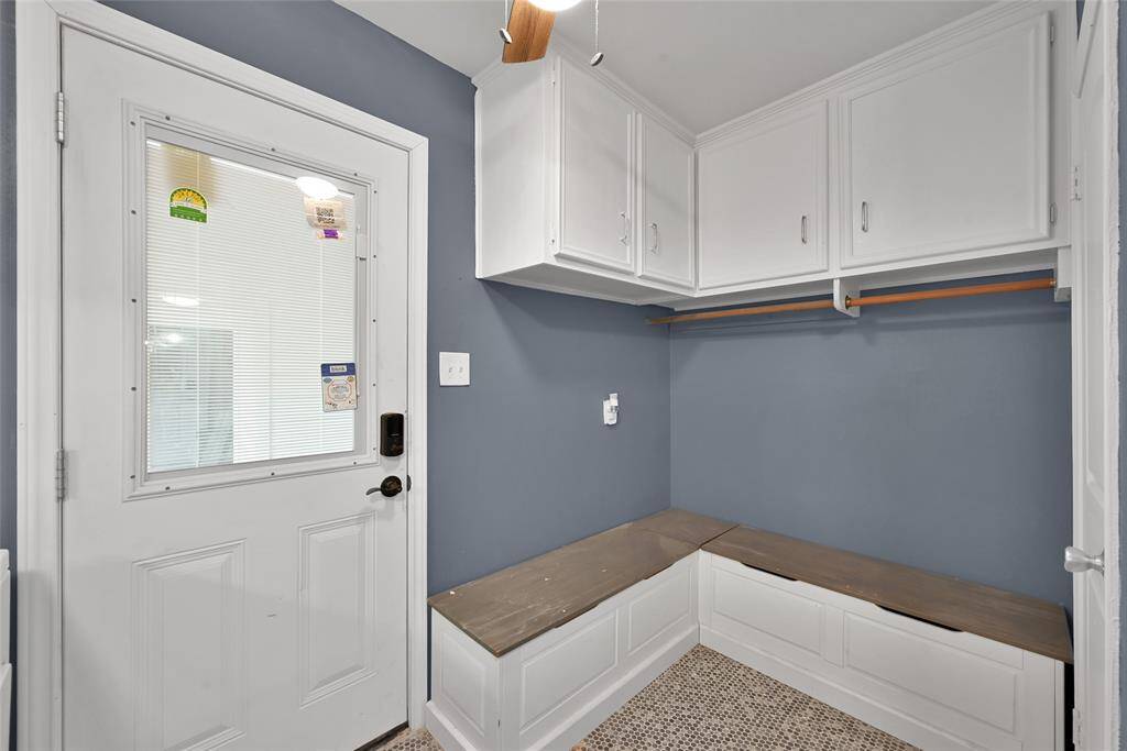 Utility room continued..