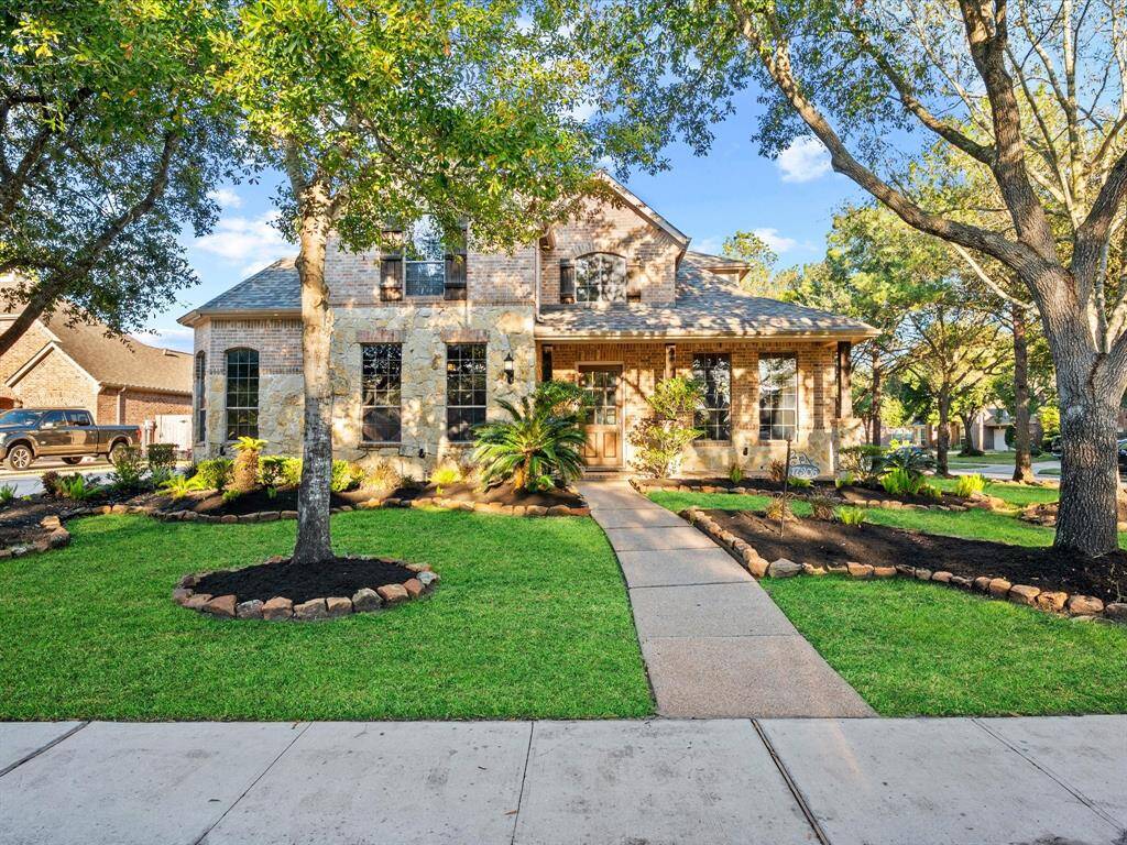 Spacious 5 bedroom, 4.5 bath, equipped w/ media room, heated outdoor spa, covered patio, firepit, & outdoor kitchen.