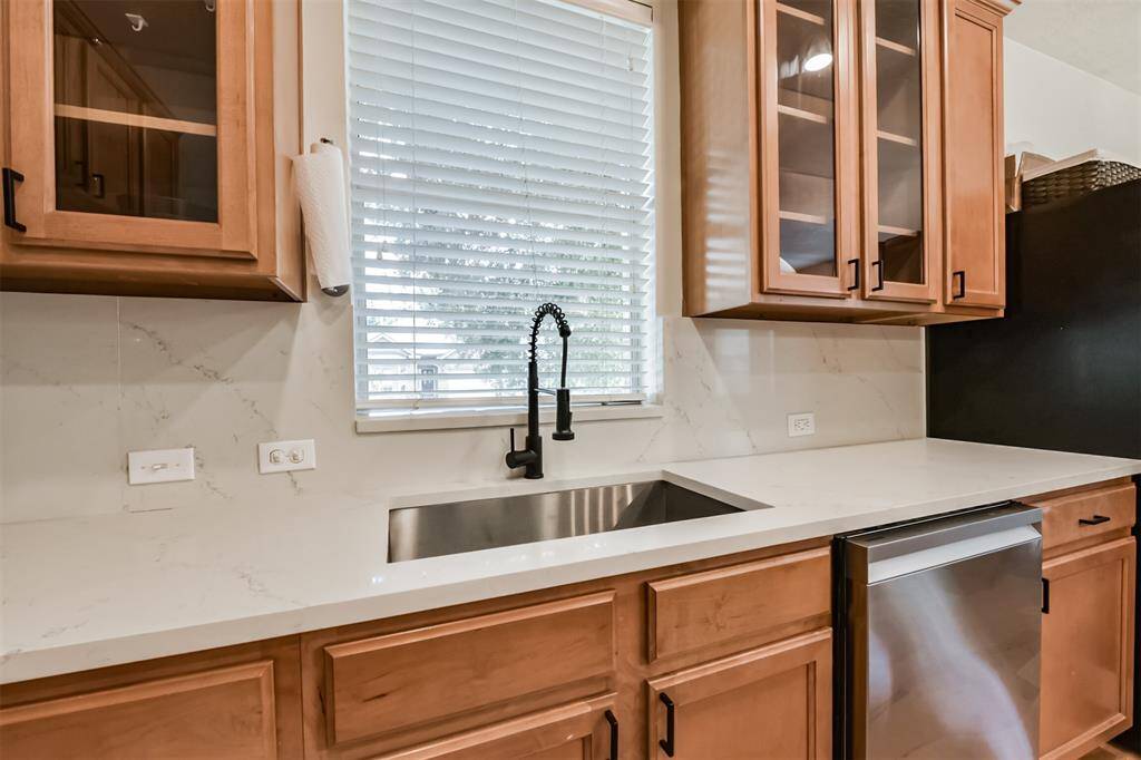 Sleek New Large undermount sink and Faucet