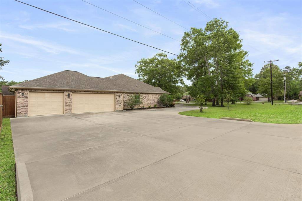 Second access point to huge driveway