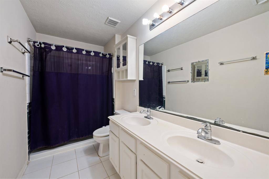 2nd Bathroom
