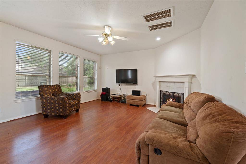 Spacious living room with fire place
