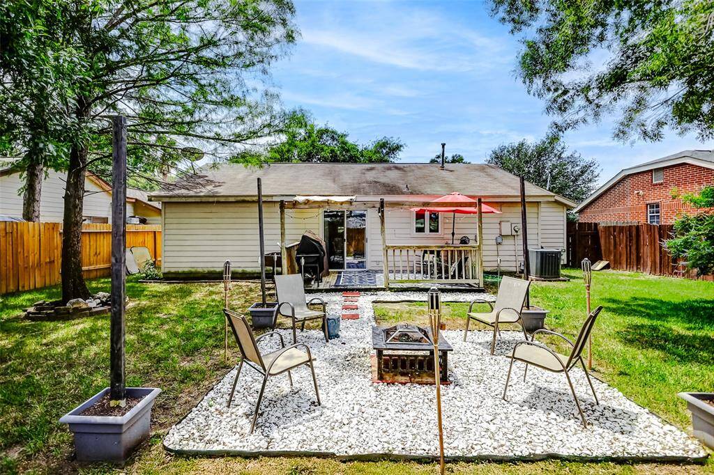 Extra seating space with a fire pit to enjoy with friends