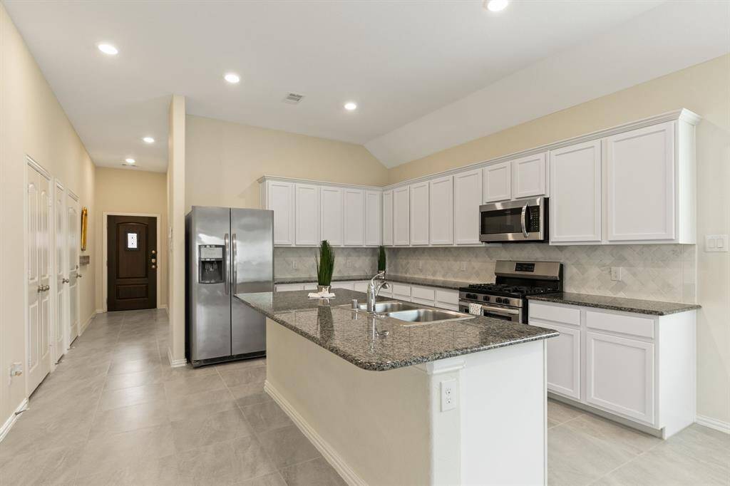 Spacious kitchen