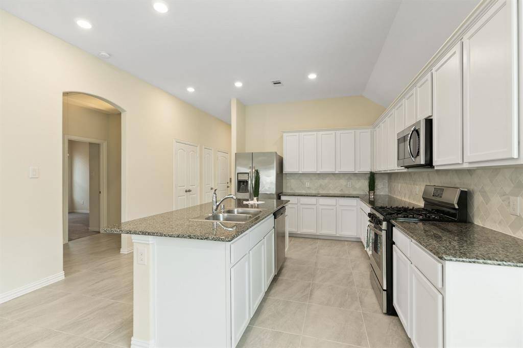 Plenty of cabinets and under cabinet lights