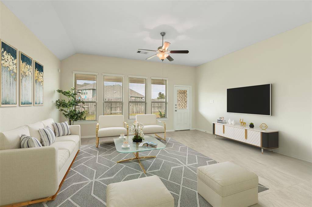 Living area (virtually staged)